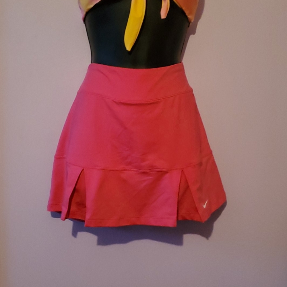 Nike pink tennis skirt NWOT